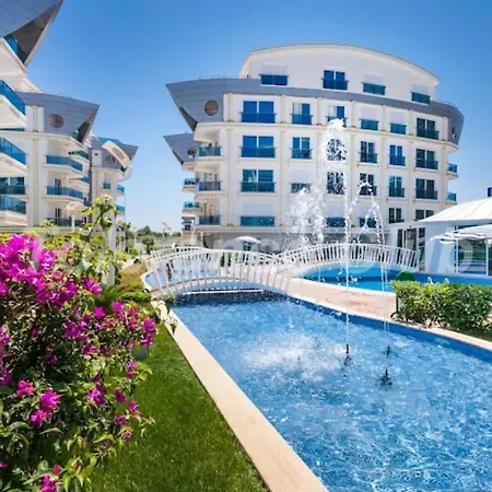 Orman Ve Deniz Manzarali Luks 3+1 * Antalya